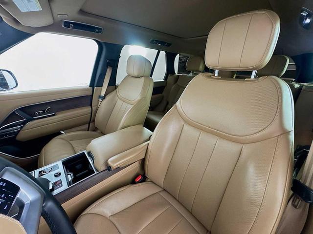 Photo of 2023 Fuji White Land Rover Range Rover