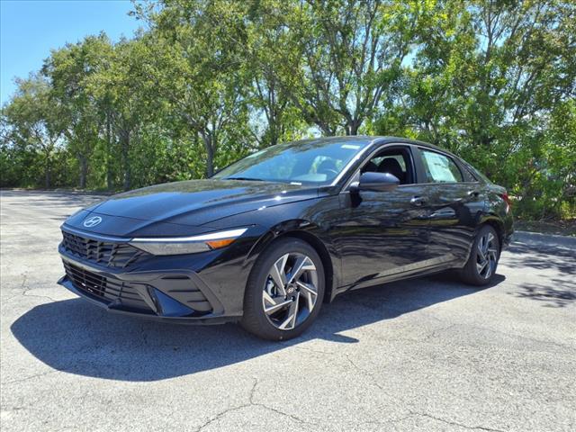 Photo of 2025 Black Hyundai ELANTRA