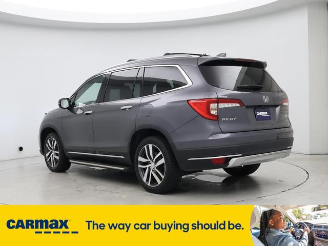 Photo of 2022 Gray Honda Pilot