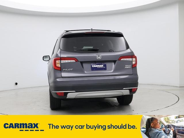 Photo of 2022 Gray Honda Pilot