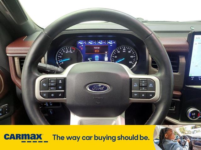 Photo of 2024 White Ford Expedition