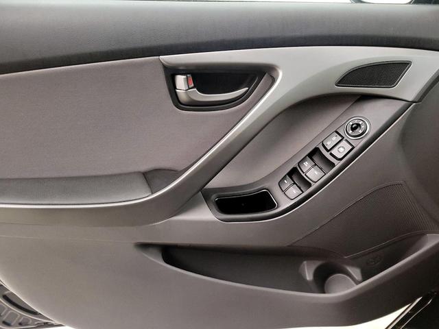 Photo of 2016 Black Hyundai ELANTRA