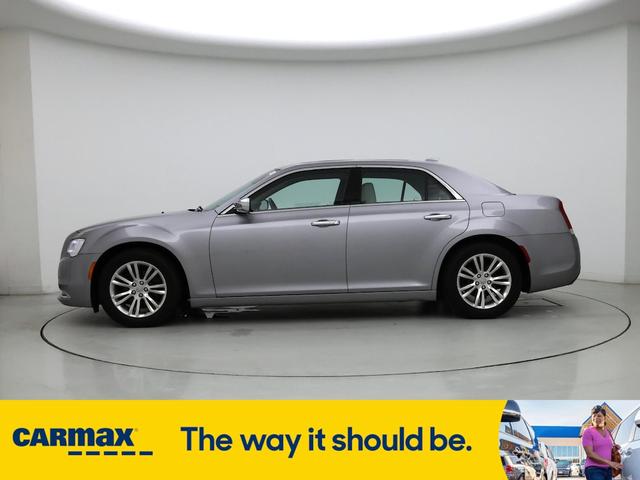 Photo of 2017 Silver Chrysler 300
