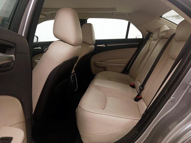 Photo of 2017 Silver Chrysler 300
