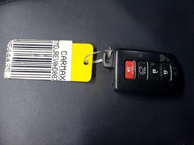 Photo of 2017 Blue Toyota RAV4 Hybrid