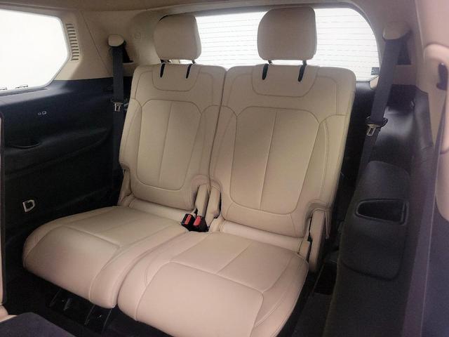 Photo of 2021 White Jeep Grand Cherokee L