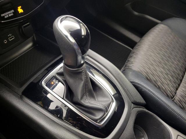 Photo of 2018 Black Nissan Rogue
