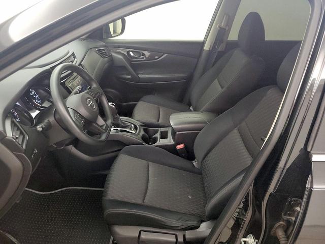 Photo of 2018 Black Nissan Rogue