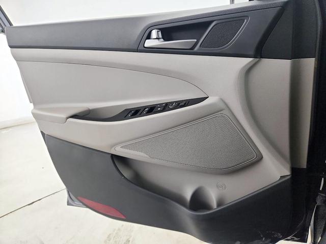 Photo of 2018 Gray Hyundai TUCSON
