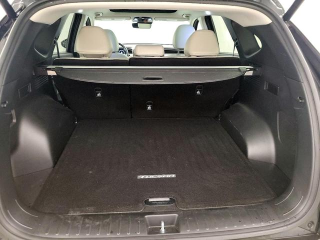 Photo of 2022 Black Hyundai TUCSON Hybrid