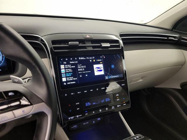 Photo of 2022 Black Hyundai TUCSON Hybrid