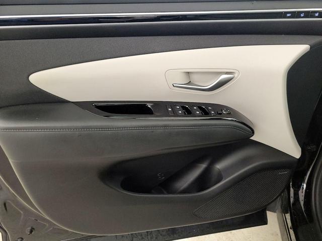 Photo of 2022 Black Hyundai TUCSON Hybrid