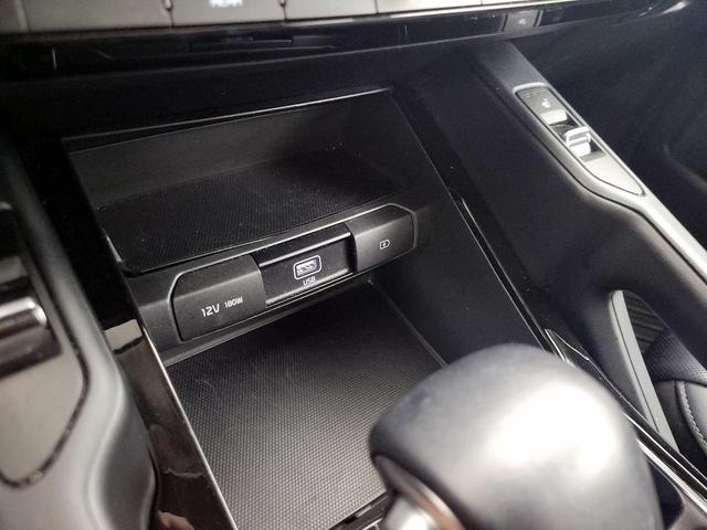 Photo of 2020 White Kia Telluride