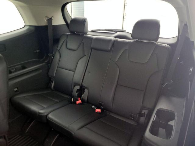 Photo of 2020 White Kia Telluride