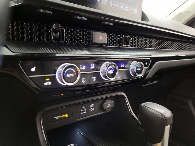 Photo of 2023 White Honda CR-V