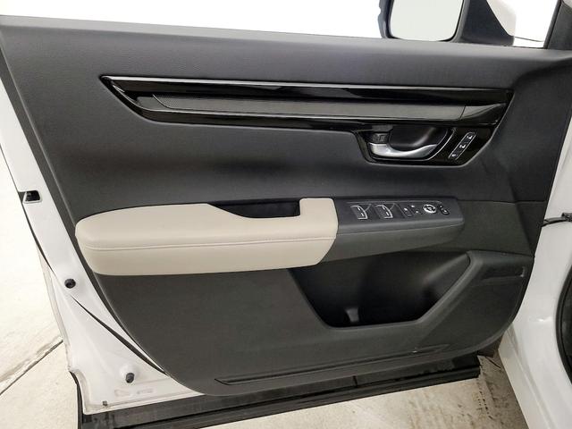 Photo of 2023 White Honda CR-V