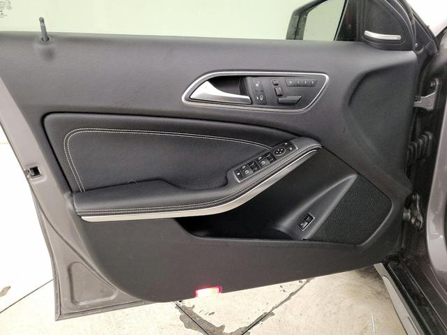 Photo of 2015 Gray Mercedes-Benz GLA-Class