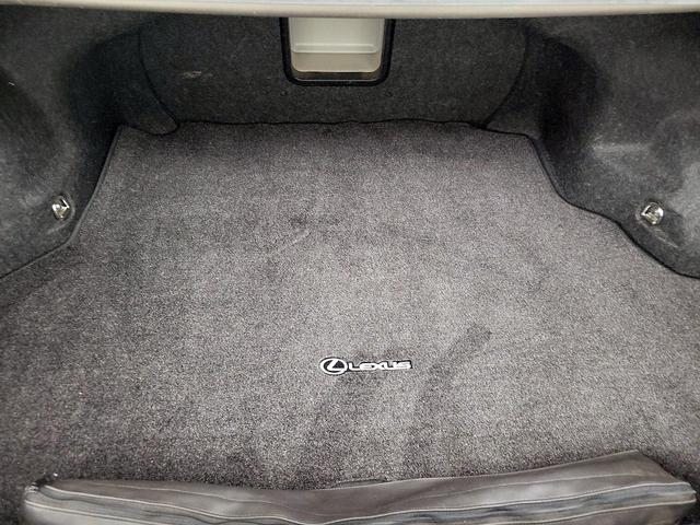 Photo of 2017 Silver Lexus ES 350