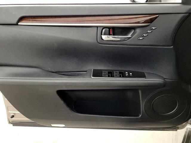 Photo of 2017 Silver Lexus ES 350
