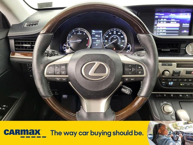 Photo of 2017 Silver Lexus ES 350