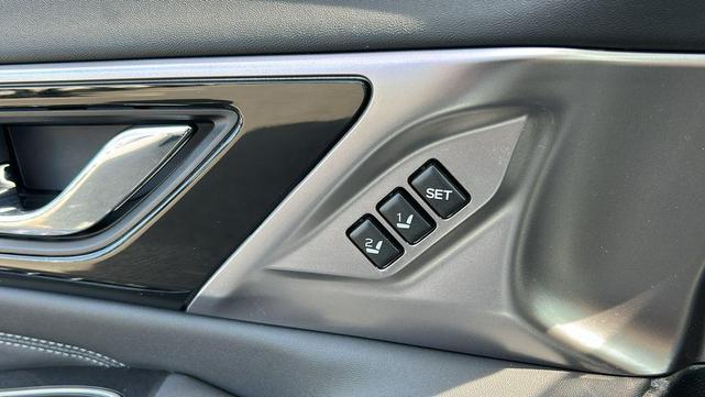 Photo of 2025 Cosmic Blue Pearl Subaru Outback