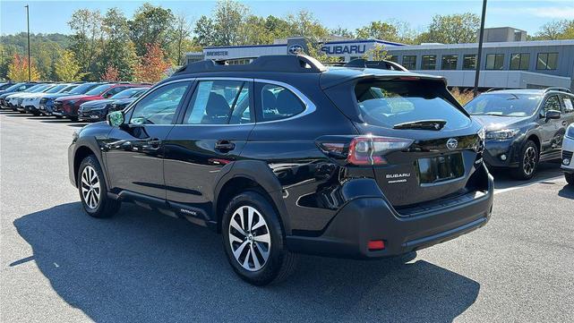 Photo of 2023 Crystal Black Silica Subaru Outback