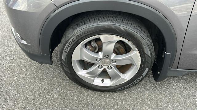 Photo of 2018 Modern Steel Metallic Honda HR-V