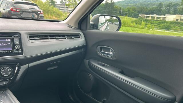 Photo of 2018 Modern Steel Metallic Honda HR-V