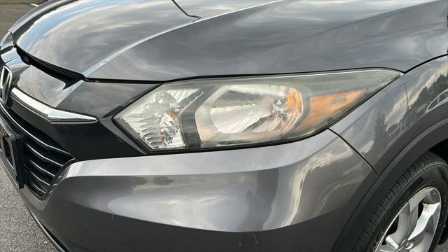Photo of 2018 Modern Steel Metallic Honda HR-V