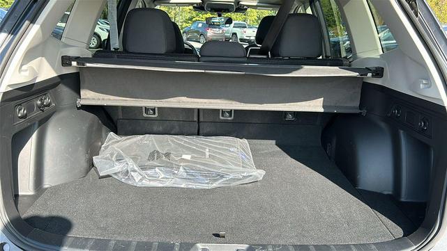 Photo of 2022 Magnetite Gray Metallic Subaru Forester