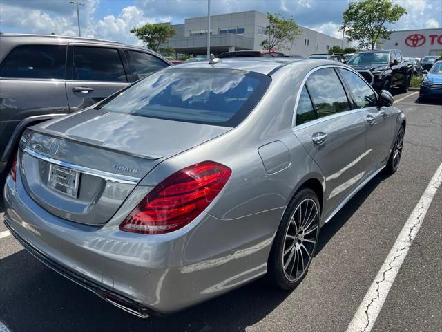 Photo of 2015 Silver Mercedes-Benz S-Class