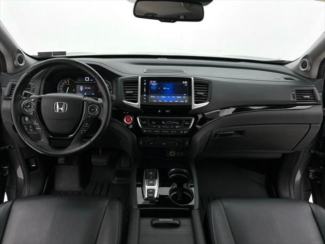 Photo of 2017 Modern Steel Metallic Honda Pilot