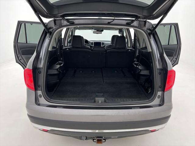 Photo of 2017 Modern Steel Metallic Honda Pilot