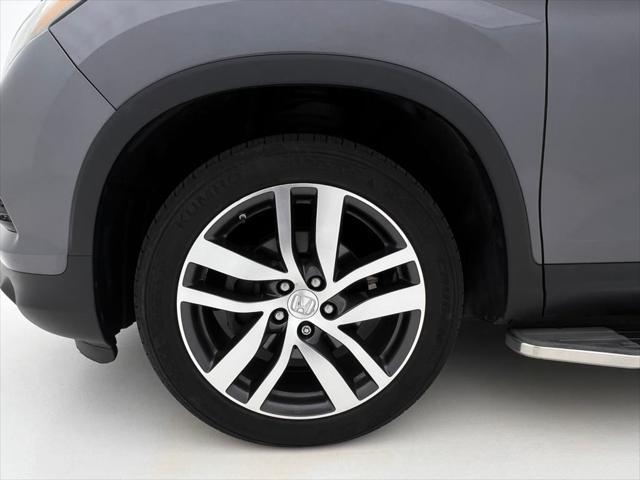 Photo of 2017 Modern Steel Metallic Honda Pilot