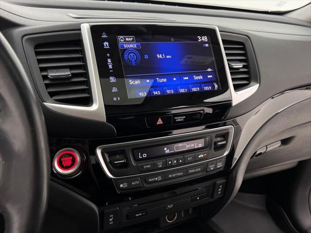 Photo of 2017 Modern Steel Metallic Honda Pilot