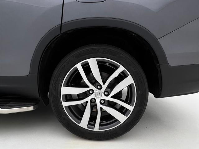 Photo of 2017 Modern Steel Metallic Honda Pilot