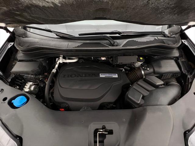 Photo of 2017 Modern Steel Metallic Honda Pilot