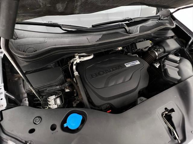 Photo of 2017 Modern Steel Metallic Honda Pilot