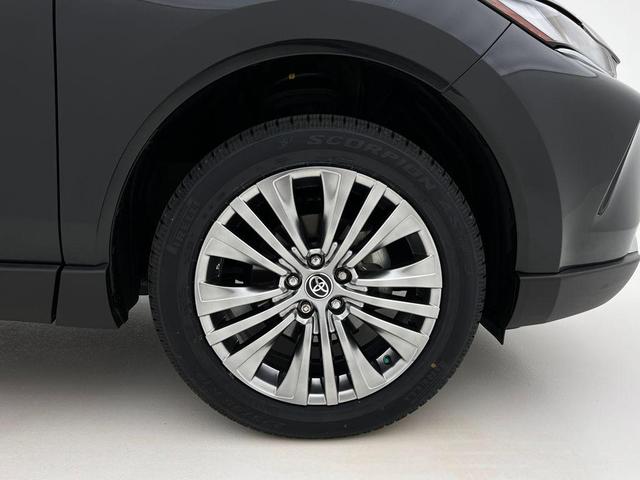 Photo of 2022 Celestial Black Toyota Venza
