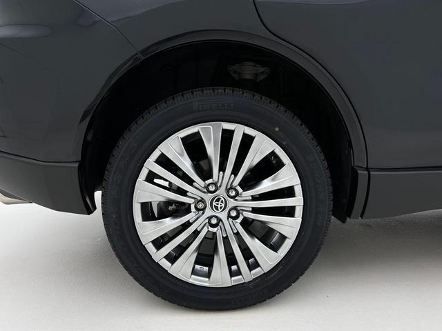 Photo of 2022 Celestial Black Toyota Venza