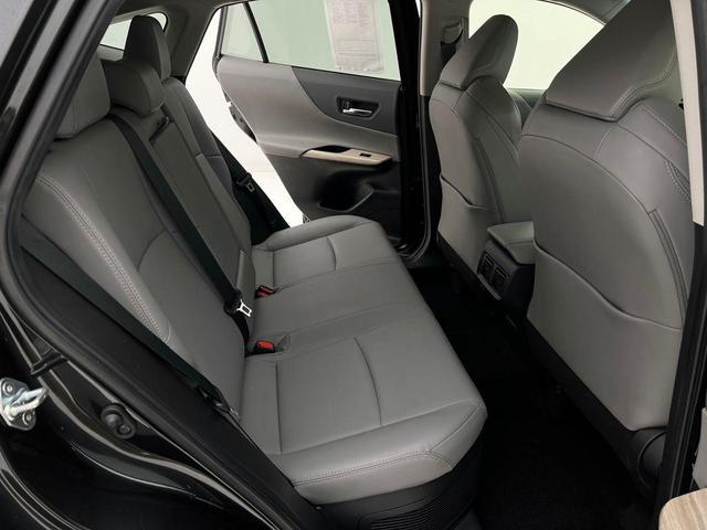 Photo of 2022 Celestial Black Toyota Venza