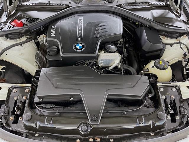 Photo of 2016 White Metallic BMW 328