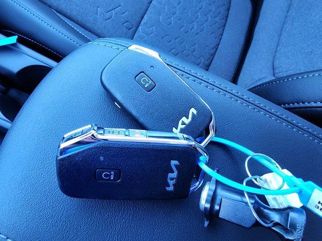Photo of 2025 Steel Gray Kia Seltos