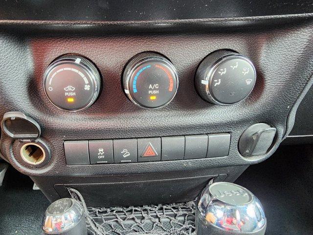 Photo of 2012 Black Jeep Wrangler