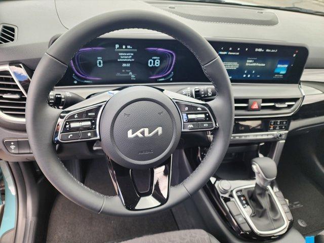 Photo of 2025 Blue / Black Kia Seltos