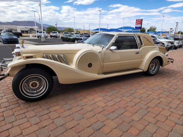 Photo of 1982 Cream Ford Mustang