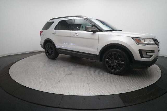 Photo of 2017 Ingot Silver Ford Explorer