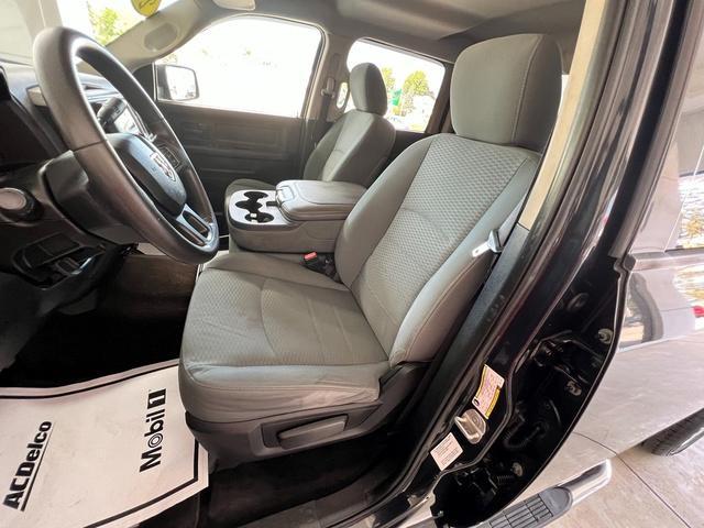 Photo of 2014 Granite Crystal Clearcoat Metallic RAM 1500