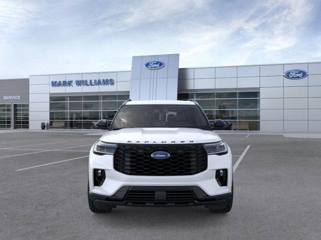 Photo of 2025 Star White Metallic Tri-Coat Ford Explorer