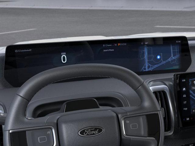 Photo of 2025 Star White Metallic Tri-Coat Ford Expedition Max